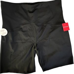 Women’s Spanx 7” Bike Shorts Size 3X NWT
